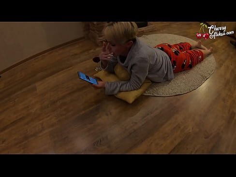 ❤️ Шалёная бландынка смокча велізарны член і падскоквае на ім - анальны сэкс ❤ Супер сэкс у нас ❌️❤