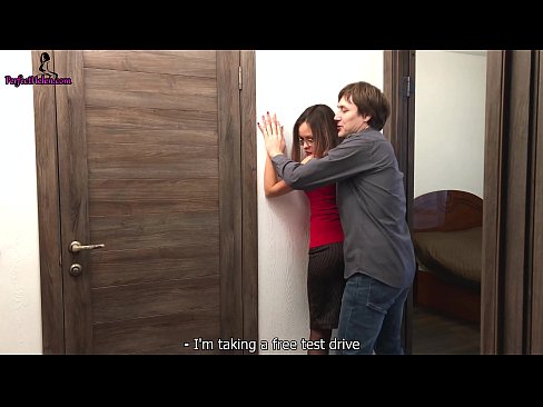 ❤️ Сэксуальны рыэлтар пачуццёва тузае шапіках і трахаецца, прадаючы сваю кватэру - Крэмпай ❤ Супер сэкс у нас ❌️❤